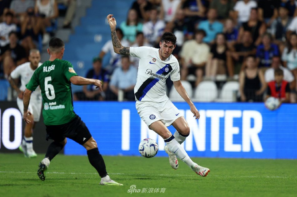 球员在狭小 球员在狭小